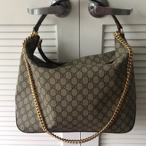 Brand new Large Gucci hobo Bag w/ attached chain